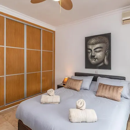 Barranco Big Terrace, Private Pool & Parking ヴィラ